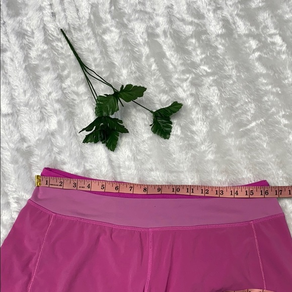Lululemon athletica shorts size 8 - Picture 4 of 7